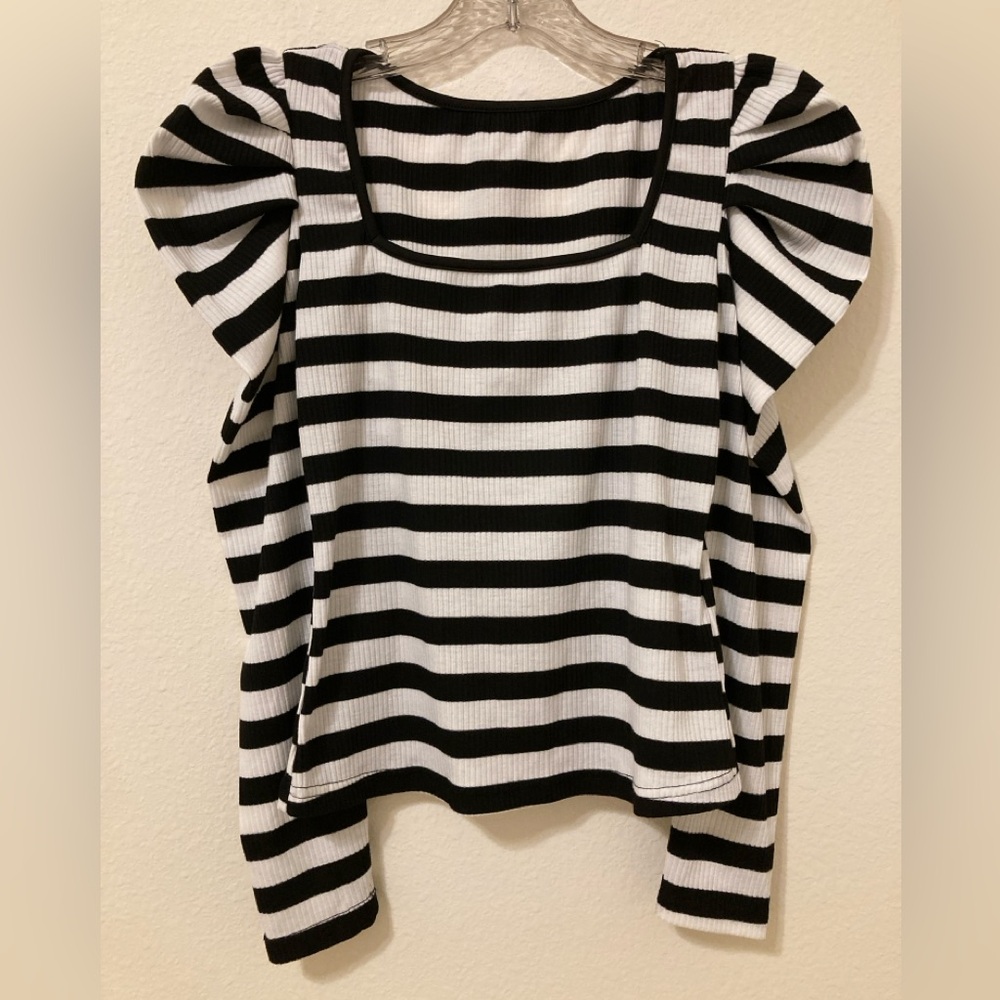 Emery Rose Striped Puff Sleeve Top